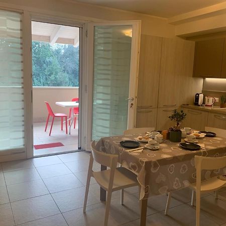 Le Noir Appartment Peschiera del Garda Bagian luar foto