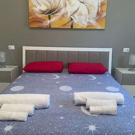 Le Noir Appartment Peschiera del Garda Bagian luar foto