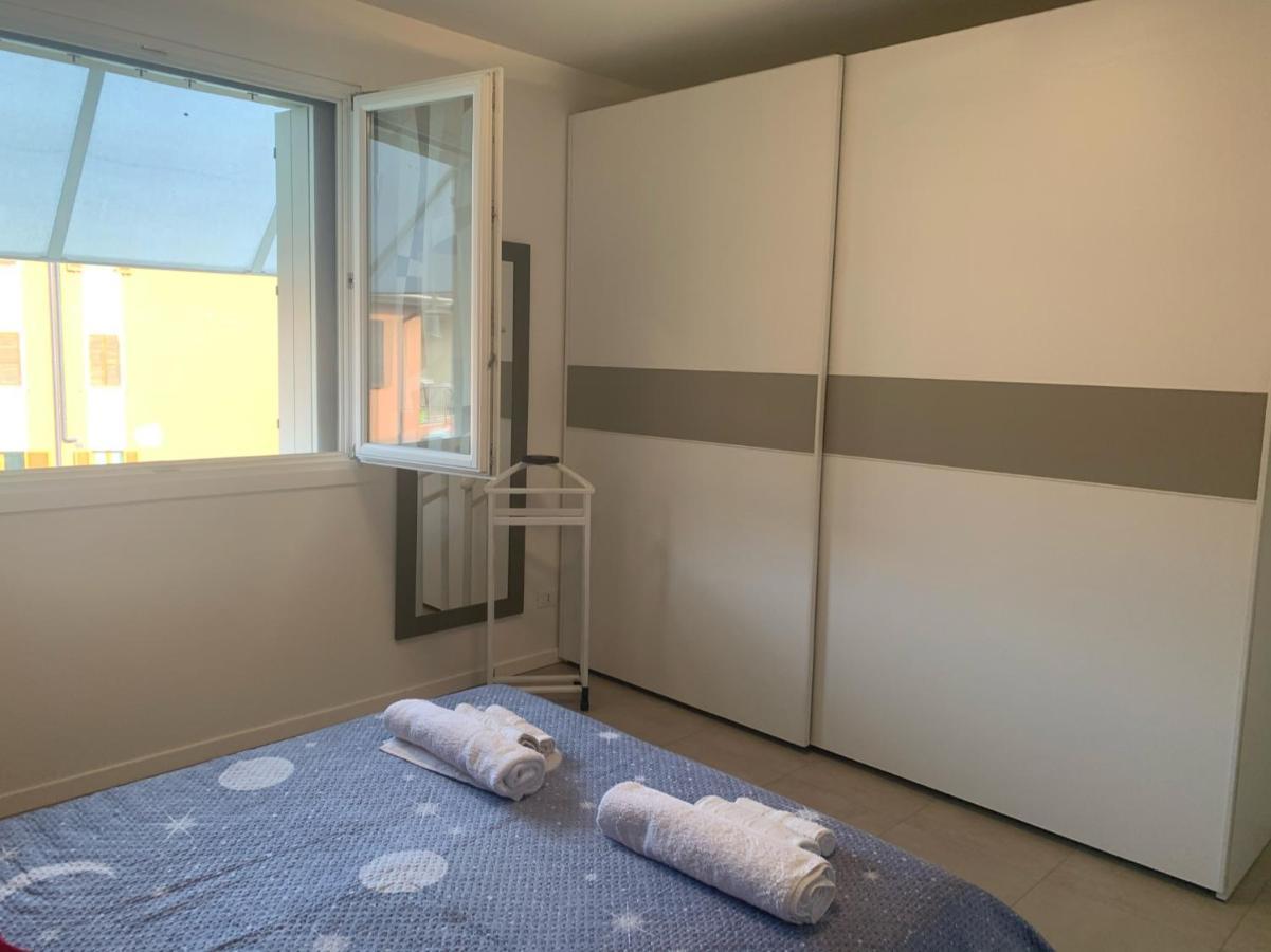 Le Noir Appartment Peschiera del Garda Bagian luar foto