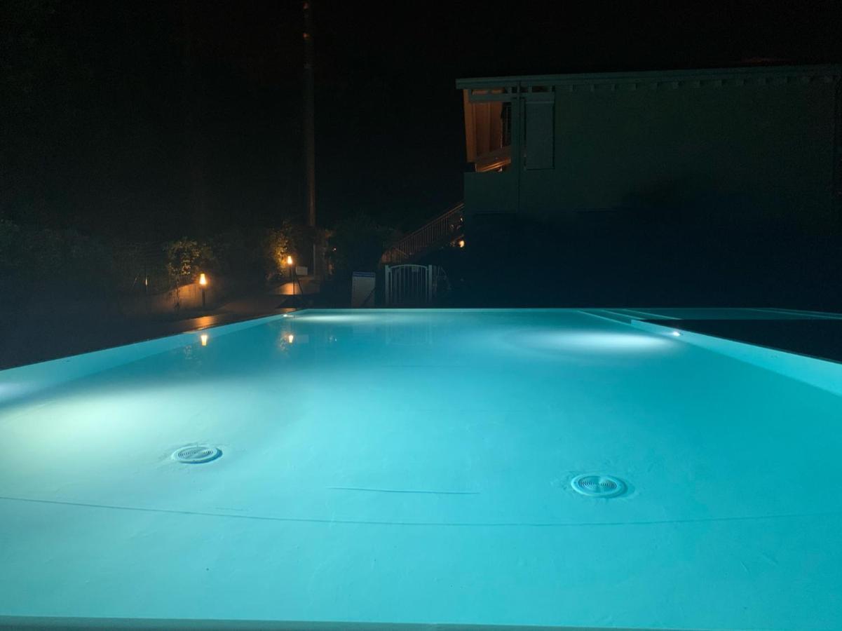 Le Noir Appartment Peschiera del Garda Bagian luar foto