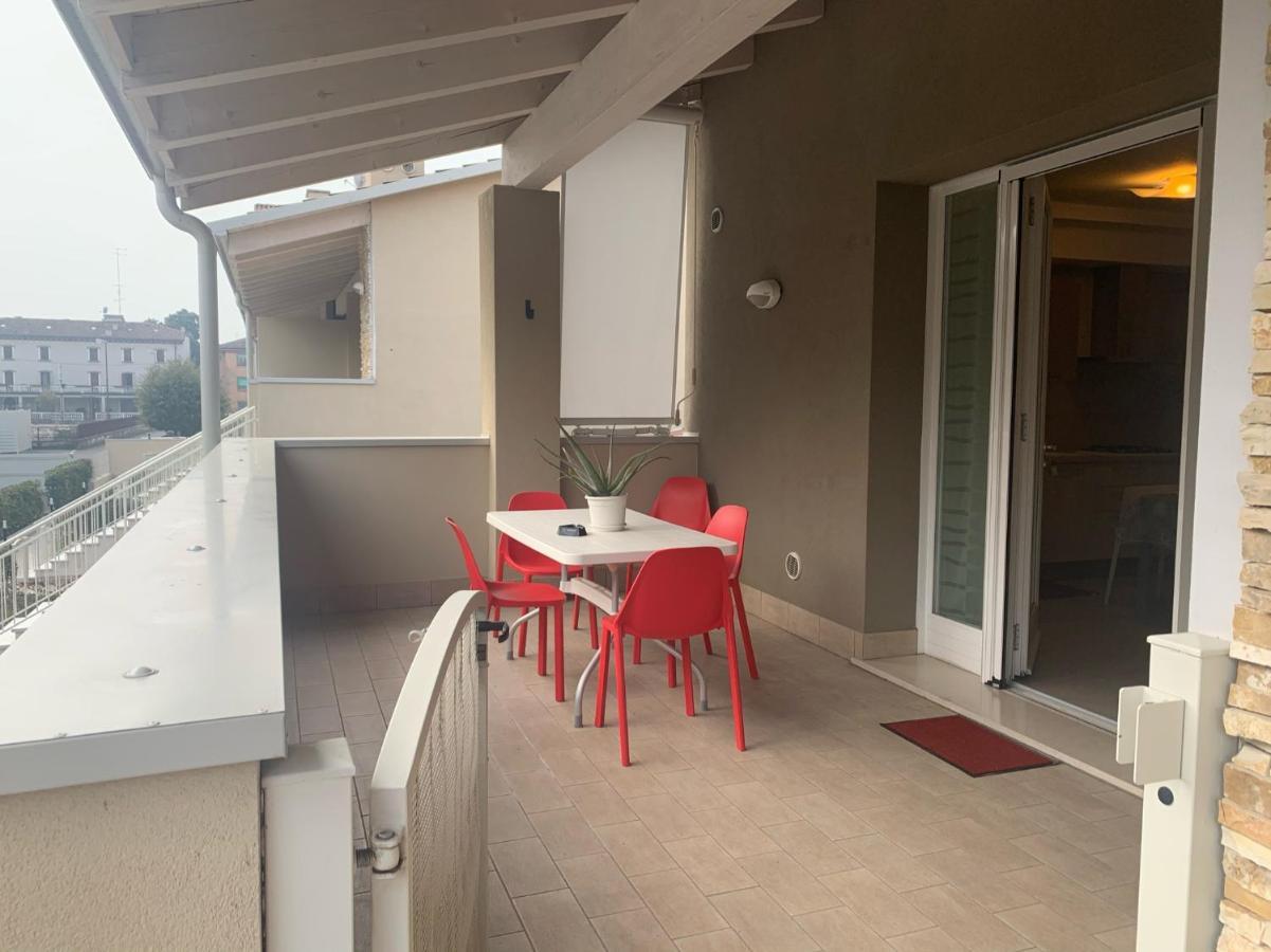 Le Noir Appartment Peschiera del Garda Bagian luar foto