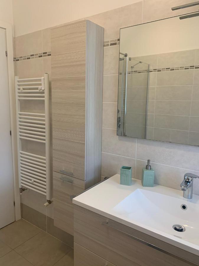 Le Noir Appartment Peschiera del Garda Bagian luar foto