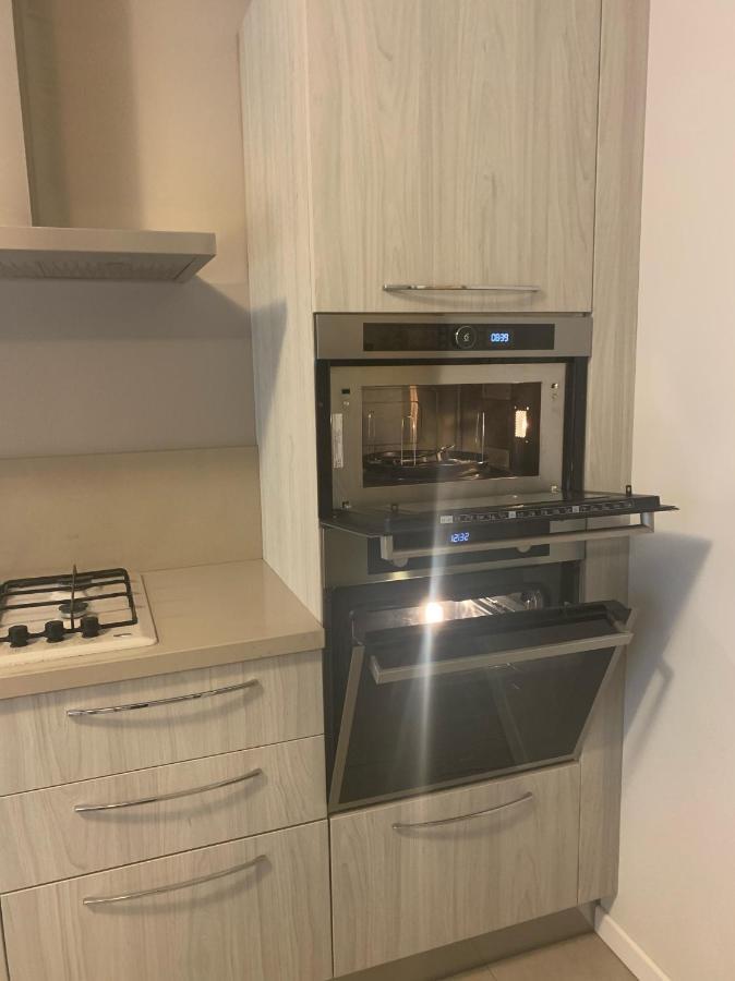 Le Noir Appartment Peschiera del Garda Bagian luar foto