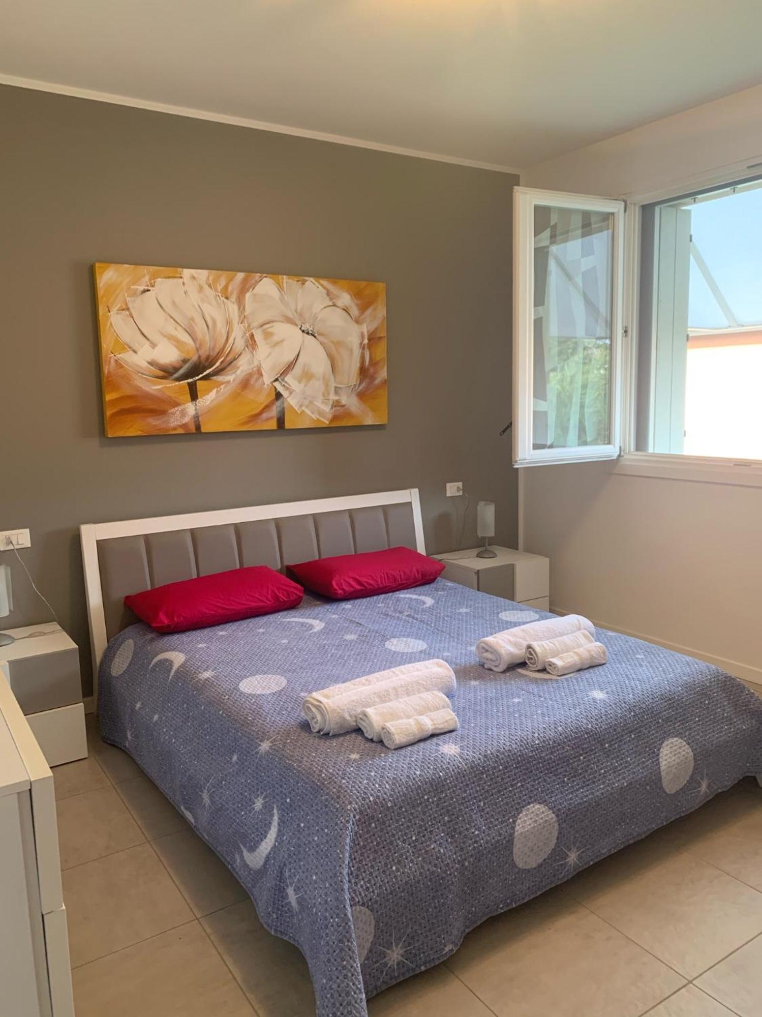 Le Noir Appartment Peschiera del Garda Bagian luar foto