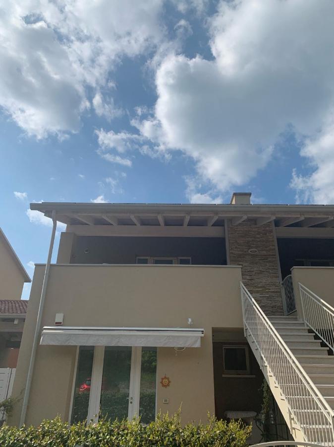 Le Noir Appartment Peschiera del Garda Bagian luar foto